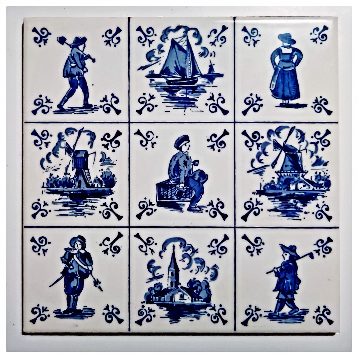 Afbeelding van Pixabay (https://pixabay.com/nl/tegel-motief-van-holland-delft-1909004/ ), CC0 (https://creativecommons.org/publicdomain/zero/1.0/deed.nl)