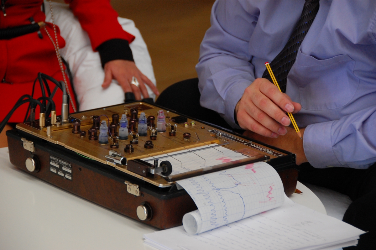 Afbeelding van Flickr (https://www.flickr.com/photos/chewie/3034903278/in/photolist-5CbF1A-a9HhR7-e9zpbt-8N93UG-6jfGM7-a9EuWt-6JPJVc-bs1npB-8ZwiUZ-2X56nQ-e7j34i-cCiYr-e9F4Zy-6QeSuc-cpwr75-f2WXN2-aAepZZ-dbU18-7uXYZY-6sNFwR-jXe2g-4PXziJ-e9Fb2U-6fzg1w-dtJsWH-cCjDM-cCj8i-fAEnDm-iSBXQg-egeYEb-8hfhD7-eg9faK-cCfZT-cCgbZ-e9zuY6-cCju6-cCpxu-71vxNV-cCiHf-cCfPJ-cCgoA-cCjjp-eg99n6-asTJTm-e9FawE-e9zuEk-e9zvjx-e9F5ho-e9zvwa-duqd87), CC BY-SA 2.0 (https://creativecommons.org/licenses/by-sa/2.0/)